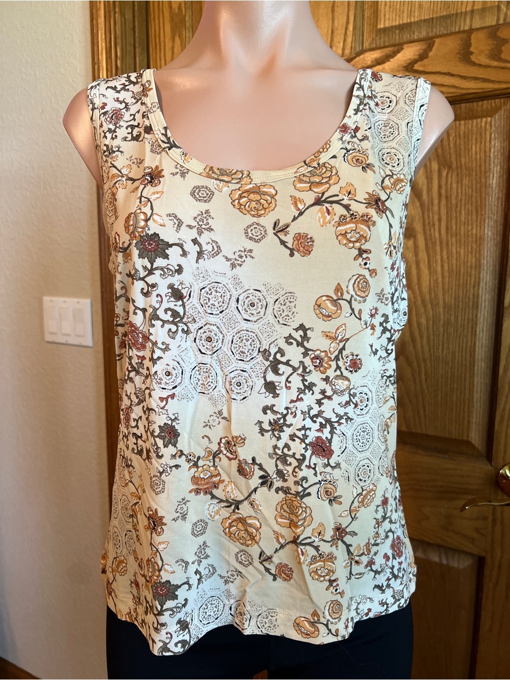 Karen Kane Cream Floral Print Tank Top